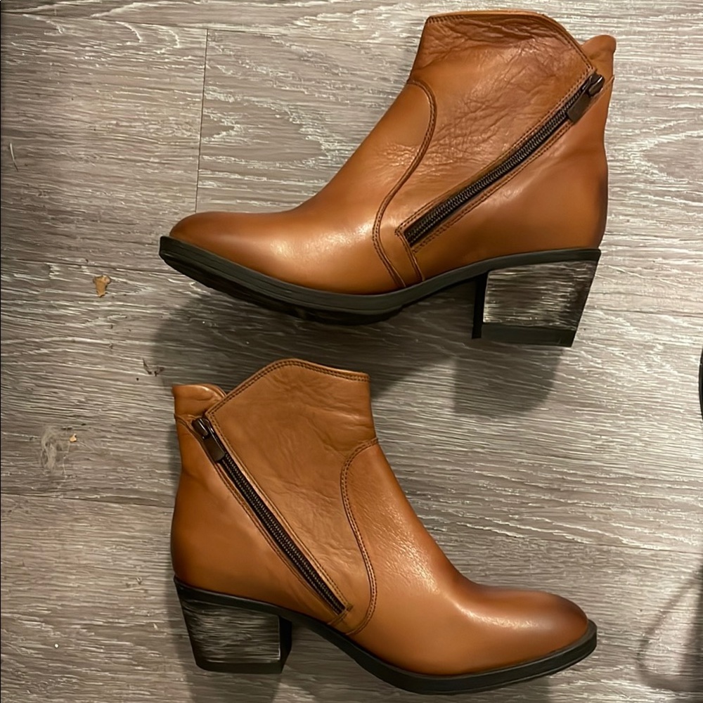 Women's Tan Ankle Boots